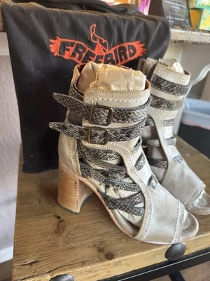 Zapatos Freebird “Tiara” Talla 9 Nuevos Foto 1 de 3