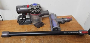 Dyson V7 Motorhead Cordless Handheld Vacuum Cleaner Grey & Silver + New Battery - Picture 1 of 24