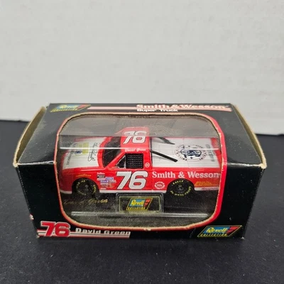 Revell David Green 1996 Smith & Wesson 1:64 Diecast Super Truck - Image 1 of 4