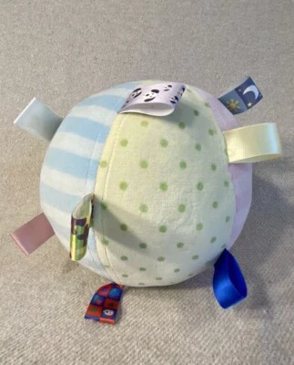 Toss the Taggies Bola Pastel Terciopelo Peluche Etiqueta Bebé Juguete Sensorial Sonajero Carillones Foto 1 de 4