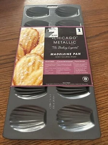 Madeleine Pan Chicago Metallic 12-Cup Nonstick Cookie Shaper Cake Mold Molding - Picture 1 of 4