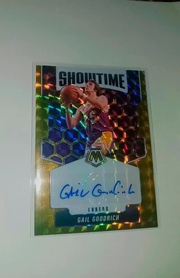 2024-25 Мозаика Showtime Гейл Гудрич #SS-GAI Золотой Автограф /10 Lakers HOF 🔥 - Изображение 1 из 2
