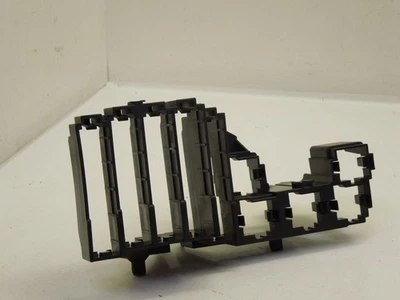 Supporto scheda montaggio fusibile anteriore e relè Audi A5 Cabriolet 8F B8 8K0971845A - Immagine 1 di 4