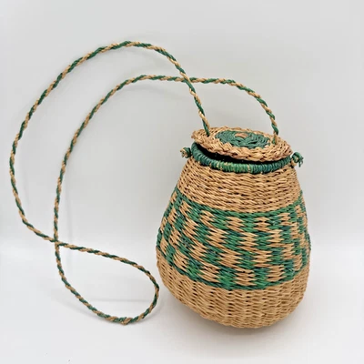 Bolso de cesta con tapa Bolga hecho a mano africano de 7" con correa larga trenzada Hierba de elefante Foto 1 de 4