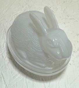 White Opaque Glass Laying Bunny Rabbit on Nest Candy Nut Trinket Dish Easter Egg - Picture 1 of 2