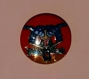 VINTAGE ORIGINAL 1980s JUDAS PRIEST FULL COLOUR ROUND BUTTON PIN BADGE JP VGC  - Picture 1 of 2