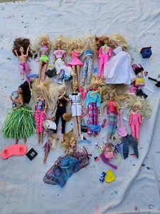 Vintage Lot Of Barbies Clothes Accessories Etc 1960s 1970s - Picture 1 of 14