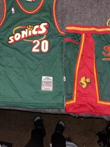 Mitchell & Ness Green Seattle Supersonics Payton 1995-96 Jersey/Shorts See Pics - Picture 1 of 14