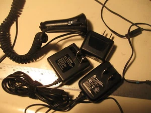 4 Motorola Handyladegeräte, gebraucht, siehe Fotos. 3 Stück 120 V 1 Stück Auto Adapter - Bild 1 von 5