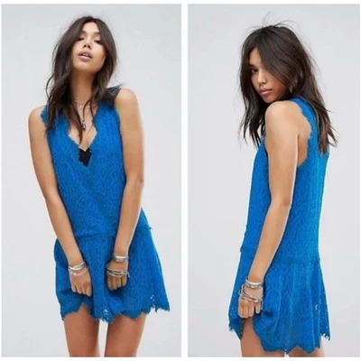 Mini Vestido Free People Corazón en Dos Encaje en Azul Océano Profundo Talla XS Foto 1 de 4