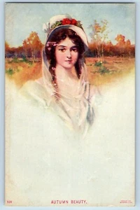 Hübsches Mädchen Postkarte Herbstschönheit Blumenhaube um 1905 unbespielt antik - Bild 1 von 2