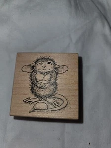 HOUSE MOUSE Rubber Stamp Mudpie Holds Jellybeans - Picture 1 of 3