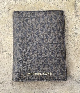 Michael Kors Reisepassetui Leder - NEU ohne Etikett - Bild 1 von 5