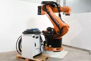 KUKA 10027576, KR 360 R2830, Robot industriale per carichi pesanti con controllo KRC4 - Foto 1 di 19