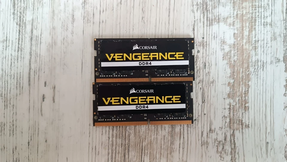 Corsair Vengeance SODIMM 2x16GB DDR4 cm4x16ge2666c18s4 - Immagine 1 di 1