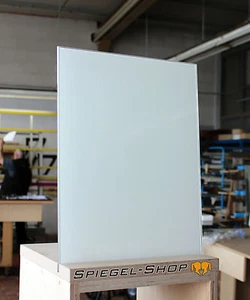 EINSEITIG WEISS LACKIERTES LACOBEL GLAS 4MM FÜR KÜCHE & BAD - Bild 1 von 4