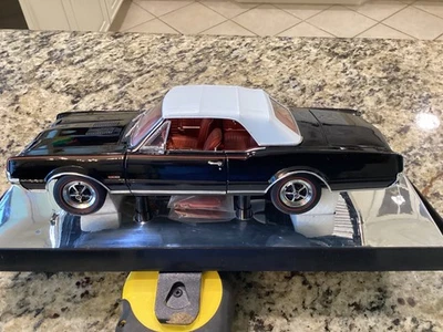 Highway 61 1/18 1967 Oldsmobile 4-4-2 кабриолет - #50108 - Изображение 1 из 4