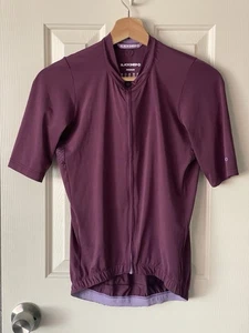Black Sheep Herren Essentials TEAM Trikot Italian Plum Größe M - Bild 1 von 8