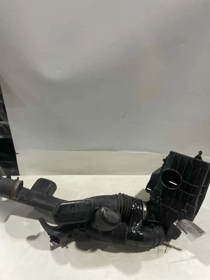 Conjunto de filtro de aire usado se adapta a: Ford Transit 150 2015 3,7 grado B Foto 1 de 4