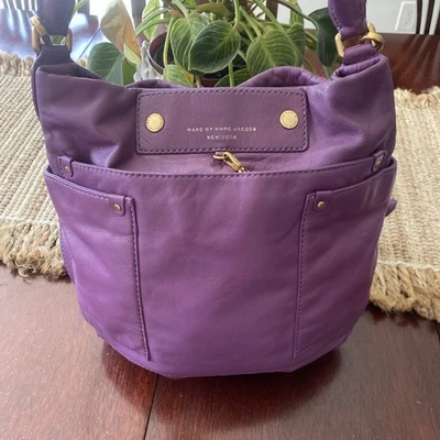 Preppy púrpura Marc Jacob’s cuero hobo y bandolera ajustable hermoso Foto 1 de 4