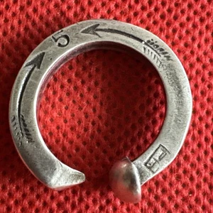 Giles & Brother signierter Eisenbahn-Spike-Ring Nagelkopf STERLINGSILBER SHEILA - Bild 1 von 16