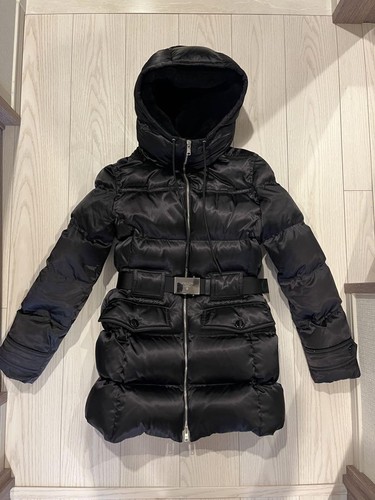 Piumino Prada con cintura nero