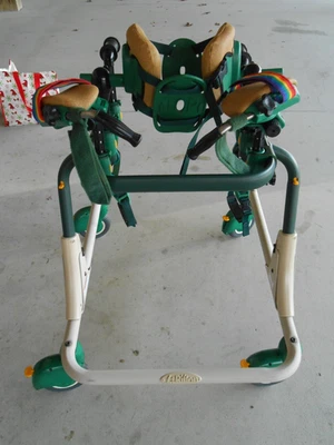 Rifton K527 Entrenador de marcha MEDIANO 150 lb Límite de peso Múltiples indicaciones Bonito Foto 1 de 4