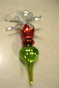 Große 9" L Endstück Stil Glas Weihnachtsschmuck grün, rot & weiß/silber mit Schleife - Bild 1 von 7