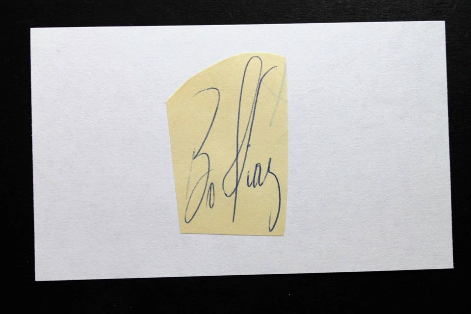 Bo Diaz (d.1990) Indians Phillies Signed 3x5 Index Card Cut Autograph - Image 1 of 2