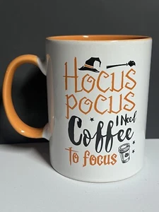 Taza Halloween Hocus Pocus Necesito café para enfocar - Imagen 1 de 2