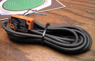 IFM Efector IS0003 IS-2002-AROA Inductive Proximity Sensor 2mm AC/DC New - Image 1 of 3