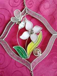 Glasbild Fensterbild Blume mit Schmetterling 22 x 23 cm Gesamtlänge 50 cm - Bild 1 von 7