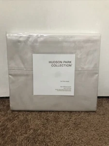 HUDSON PARK COLLECTION FULL FLAT SHEET COLOR SILVER 600 THREAD COUNT NIP  - Picture 1 of 2