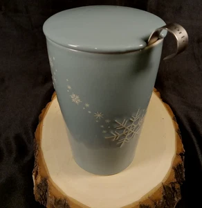 Tea Forté 12 Unzen Staubig Blau Schneeflocke Keramik Becher mit Deckel & Teesieb Urlaub USA - Bild 1 von 8
