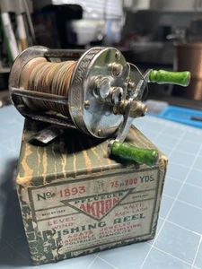 Vintage Pflueger Akron No. 1893 Fishing Reel in Original Box - Picture 1 of 7
