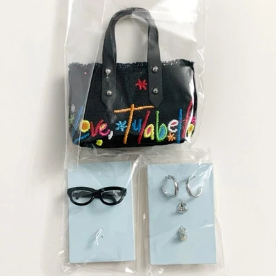 Integrity toys fashion royalty Poppy Parker tulabelle bag jewellery & sunglasses - Image 1 of 4