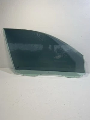 2009-2018 VOLKSWAGEN TIGUAN GENUINE FRONT RIGHT PASSENGER DOOR  WINDOW GLASS OEM - Image 1 of 4