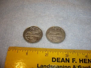 lot of 2 MEDAL TOKEN LOUIS TUSSAUD WAX MUSEUM ATLANTIC CITY NJ  1976 bicentennia - Picture 1 of 2