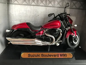 Suzuki Boulevard M90, MotorMax modello moto 1:18 - Foto 1 di 6