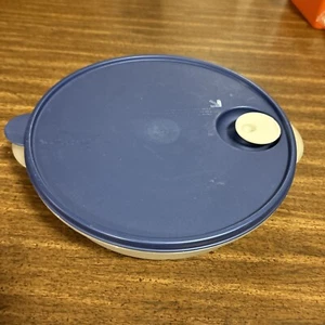 3 Compartment Microwavable Tupperware Dish 3284C-3 W/Lid 2651A-2 Vented - Picture 1 of 6