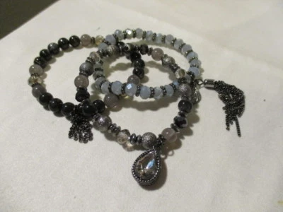 Conjunto de pulsera elástica AVON Nadia - Capas de cuentas multitexturadas conjunto de 3 hematita Foto 1 de 4