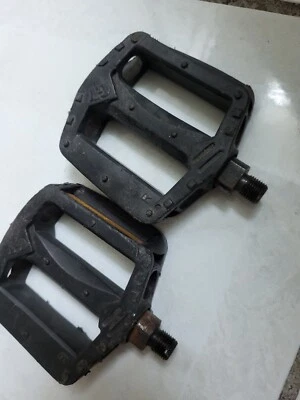 GT EMBLEMA Pedales Antiguo Medio Nuevo Escuela 1/2 Pulgada Una Pieza Manivela 1 pieza RACING DYNO Foto 1 de 4