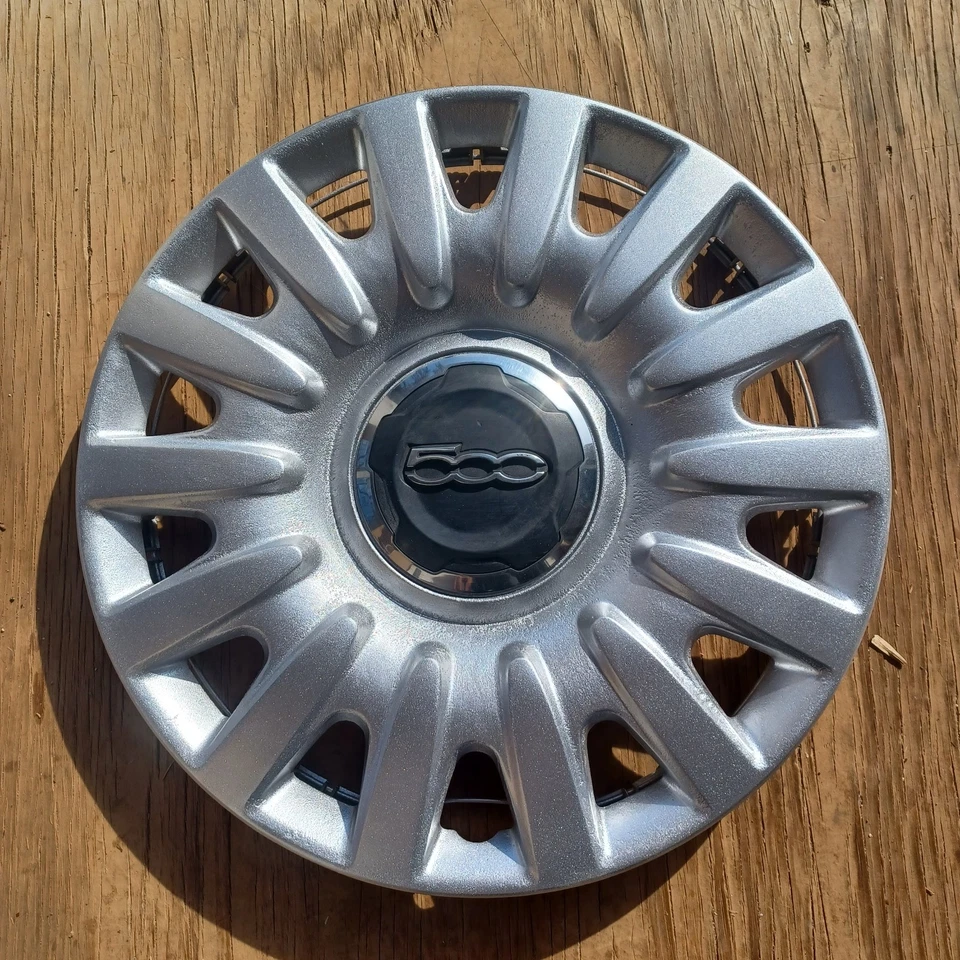 Fiat 500  hubcap 2014-2017, fits 16" wheels, p/n 735524425 repainted - Image 1 of 4