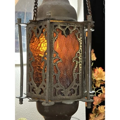 Antigua linterna colgante hexagonal de latón vidrio ámbar Marruecos turco islámico Foto 1 de 4
