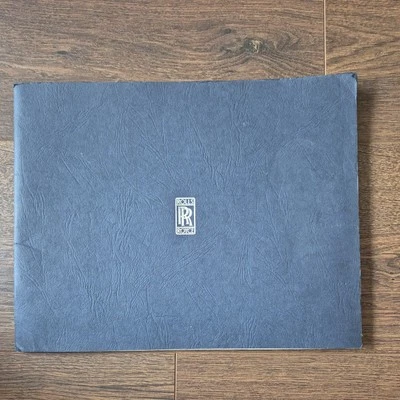 Folleto de venta de autos Rolls Royce Silver Spur & Silver Dawn c1990 Foto 1 de 4