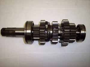 80 81 82 83 SUZUKI GS750 GS 750 EL TRANSMISIÓN ENGRANAJES EJE CONTADOR - Imagen 1 de 1