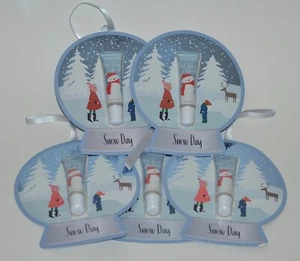 5 BATH & BODY WORKS HOT COCOA CREAM LIP GLOSS GIFT ORNAMENT SNOW DAY GLOBE CARD - Picture 1 of 8