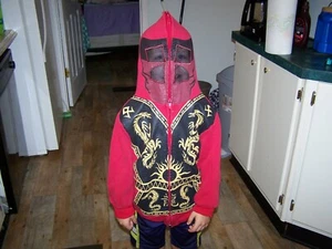 DRAGON FULL FACE COVER HOODIE DRAGON RED HOODIE BAT LABEL BOYS SIZE 6/7 - Picture 1 of 5
