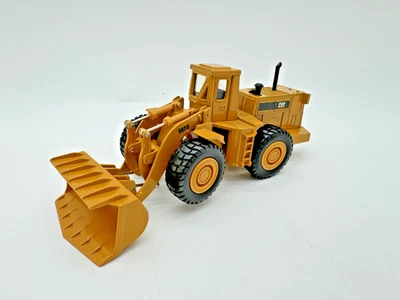 ERTL Caterpillar 988B Wheel Loader 1/50 Scale Diecast NEW - Image 1 of 4