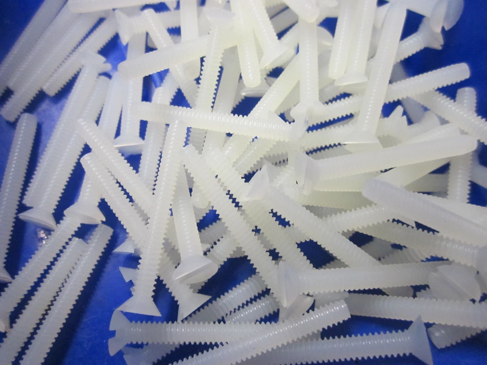 Lot of 100 Nylon Slotted Flat Head Machine Screws 4-40 Thread 1" Long NEW - Image 1 of 1